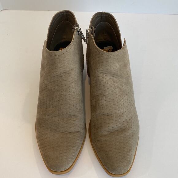 Dolce Vita 9.5 bootie Ankle boot neutral DV8 Taupe Olive Distressed heeled Boho - Picture 10 of 16
